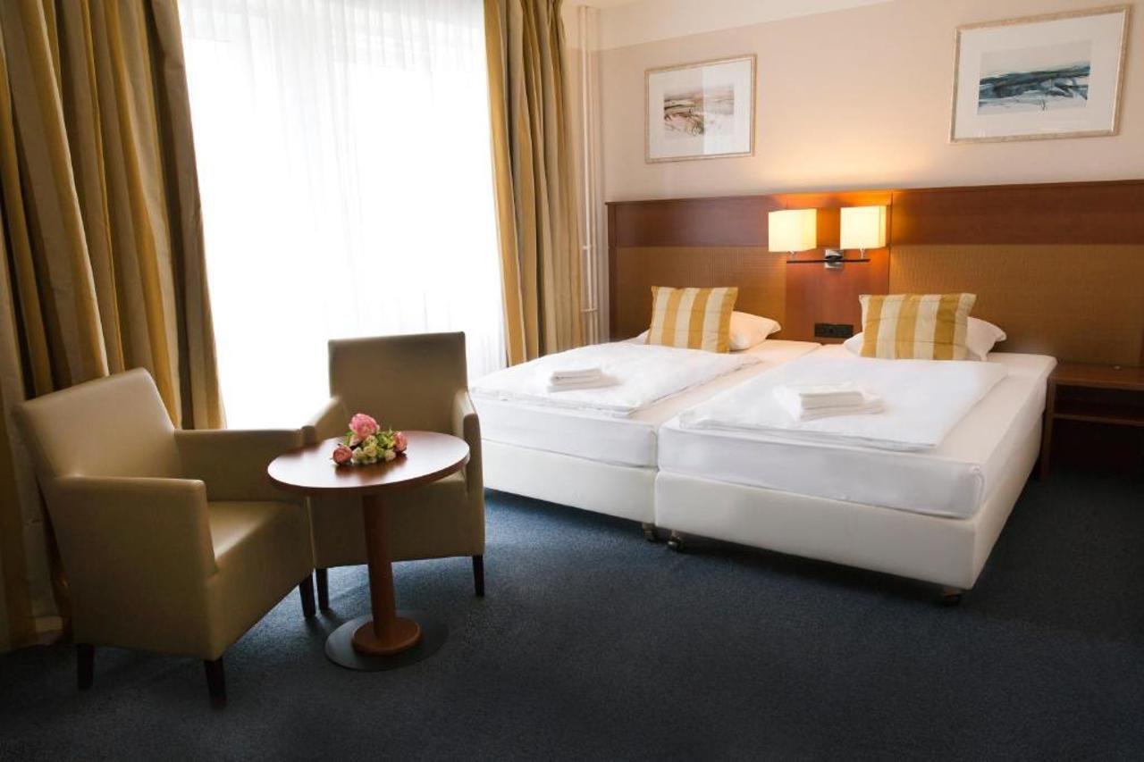 קרלובי וארי Hotel Marttel מראה חיצוני תמונה
