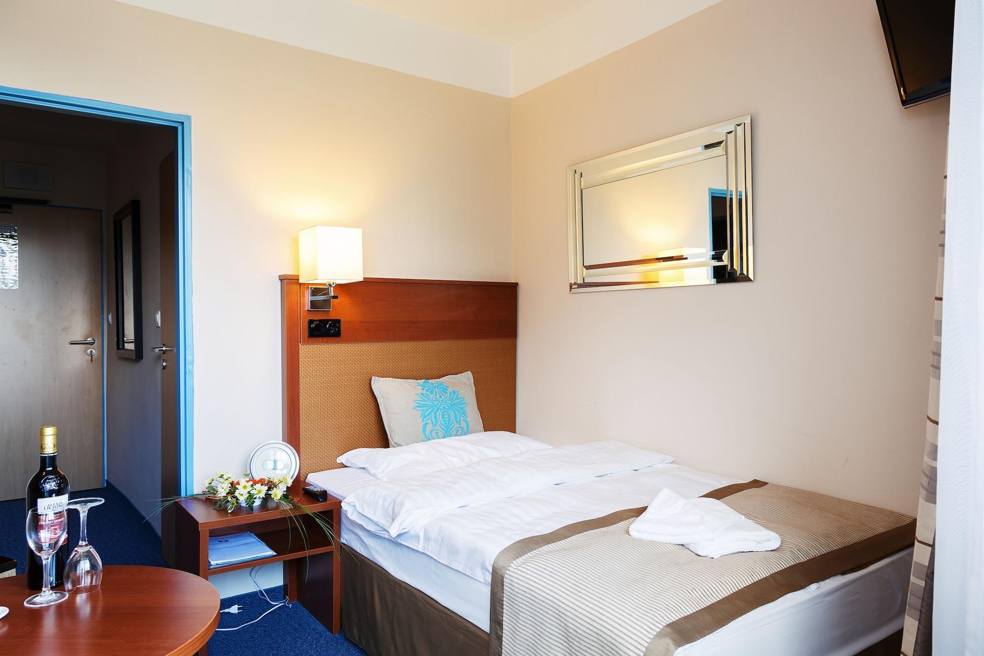 קרלובי וארי Hotel Marttel מראה חיצוני תמונה