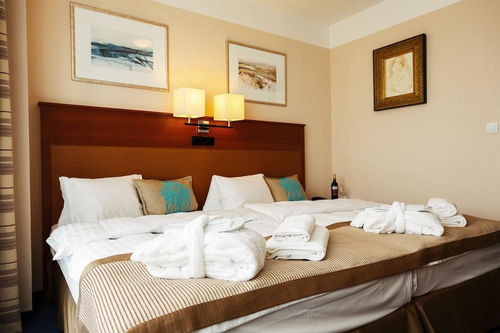 קרלובי וארי Hotel Marttel מראה חיצוני תמונה