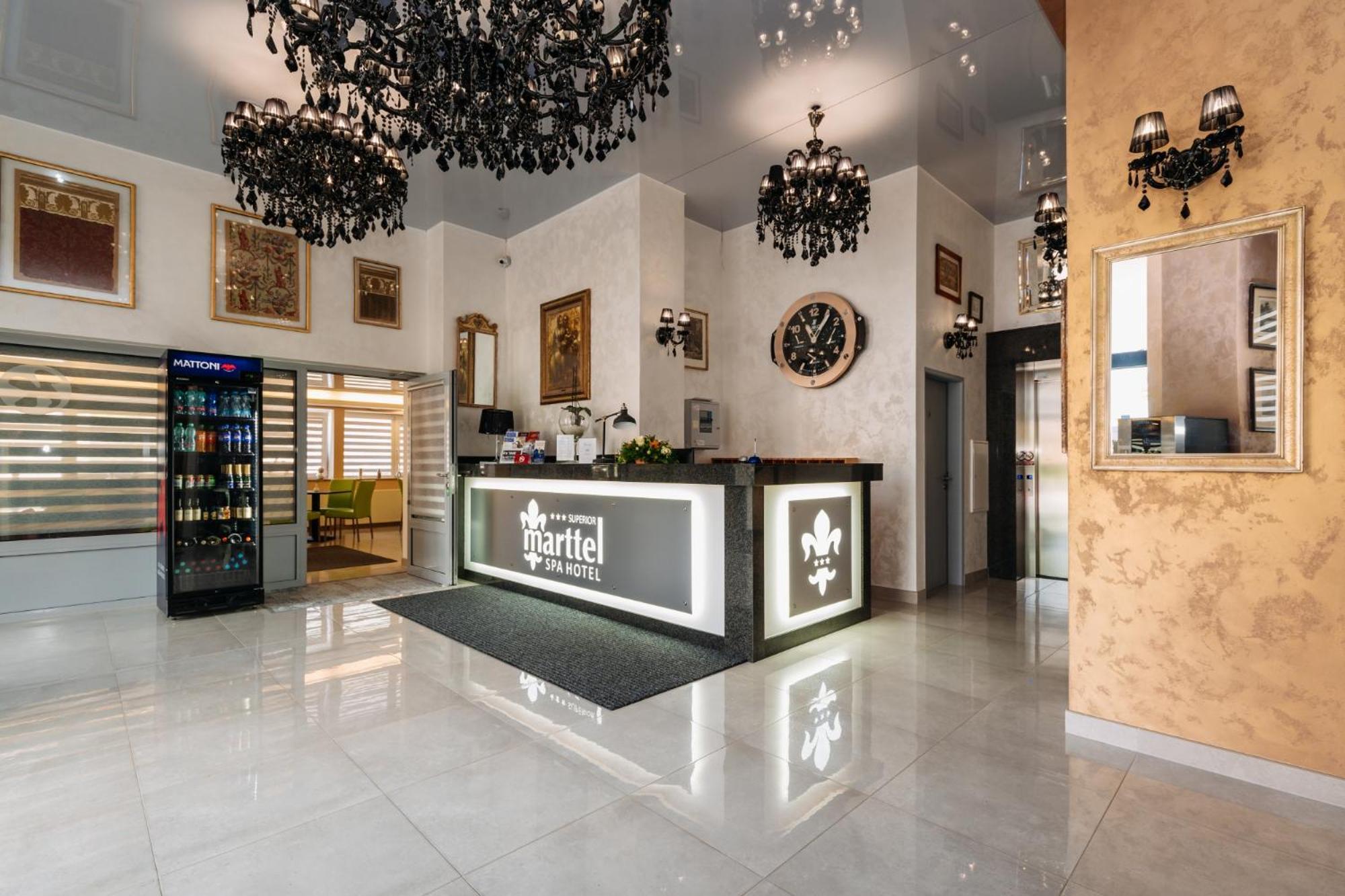 קרלובי וארי Hotel Marttel מראה חיצוני תמונה
