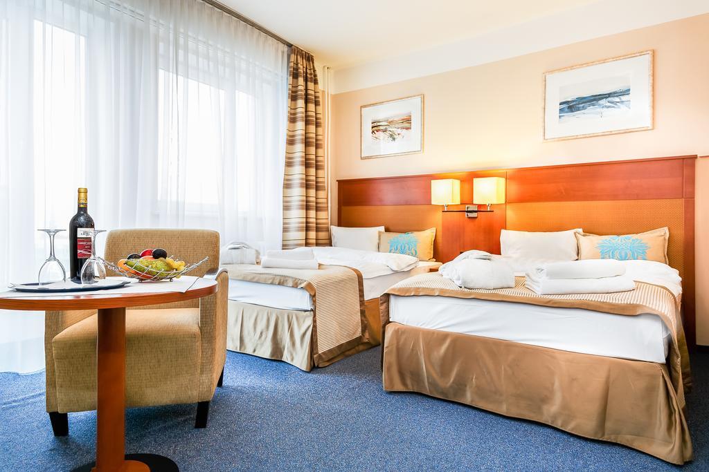 קרלובי וארי Hotel Marttel מראה חיצוני תמונה