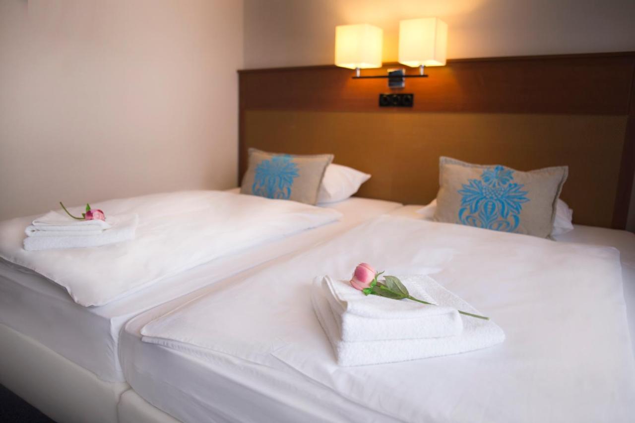 קרלובי וארי Hotel Marttel מראה חיצוני תמונה