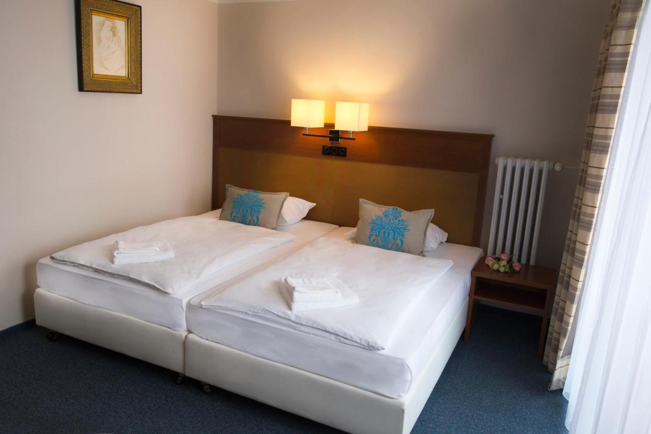 קרלובי וארי Hotel Marttel מראה חיצוני תמונה