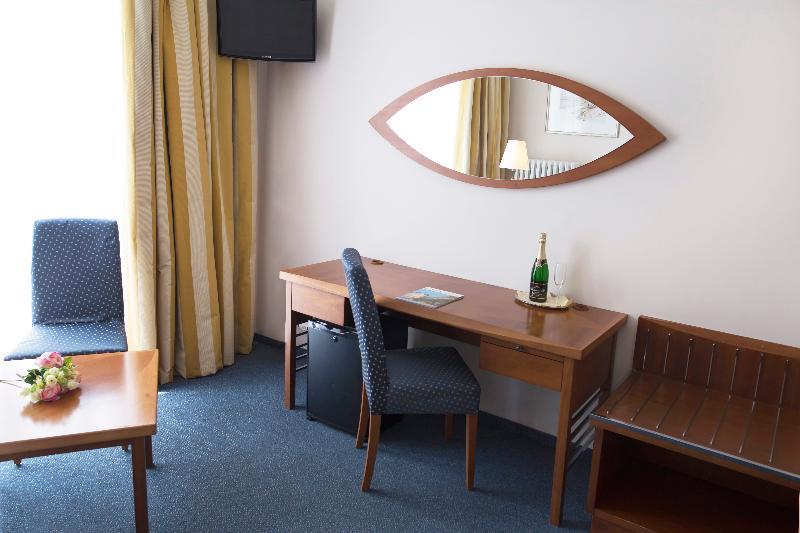 קרלובי וארי Hotel Marttel מראה חיצוני תמונה